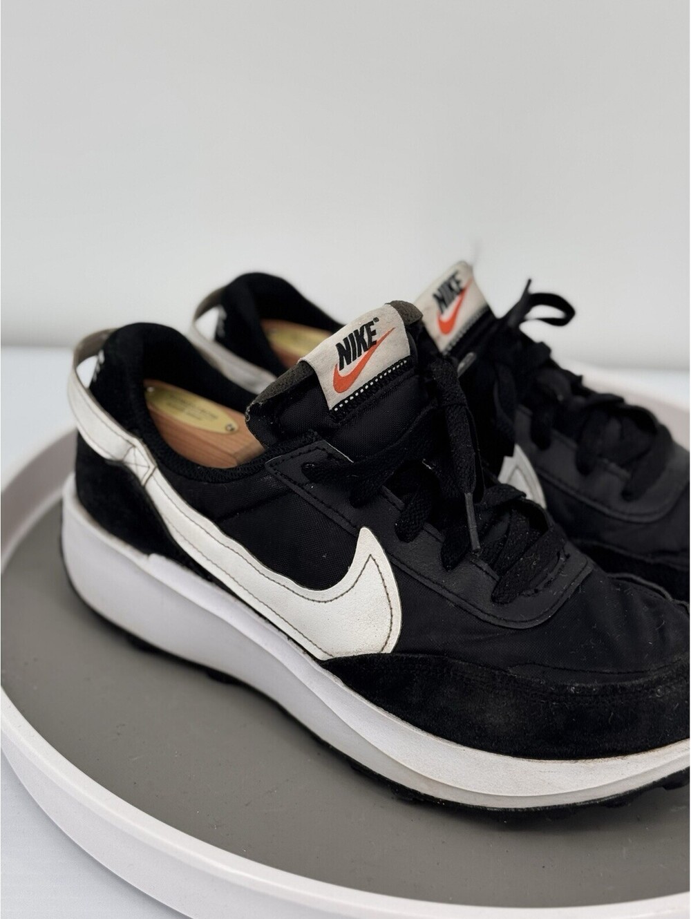 Nike Waffle One DH9522-001 Black White Mens Size 8 Clean and magical